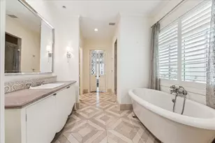 1 Exbury Way, Houston, TX 77056 - Photo 18