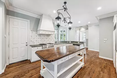 1 Exbury Way, Houston, TX 77056 - Photo 12