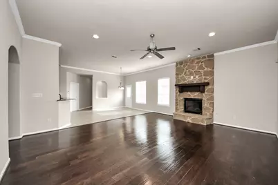 4002 Broadmoor Drive, Mont Belvieu, TX 77523 - Photo 14