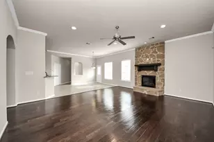 4002 Broadmoor Dr, Mont Belvieu, TX 77523 - Photo 14