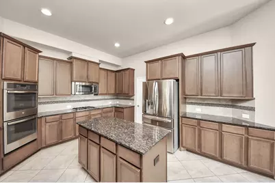 4002 Broadmoor Drive, Mont Belvieu, TX 77523 - Photo 18