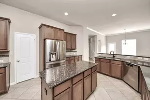 4002 Broadmoor Dr, Mont Belvieu, TX 77523 - Photo 20