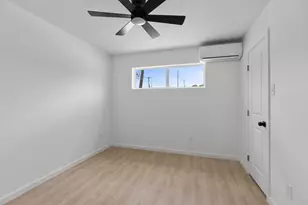 6840 Fairway Dr, Houston, TX 77087 - Photo 14