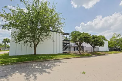 6840 Fairway Drive #16, Houston, TX 77087 - Photo 2