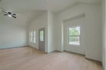 1909 Oregon Street, Baytown, TX 77520 - Photo 8