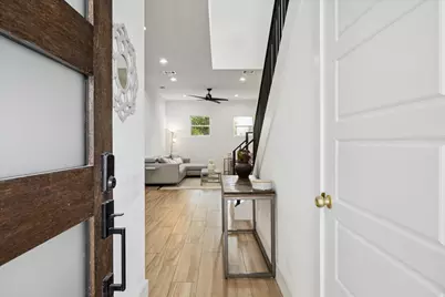 5021 Creekmont Drive, Houston, TX 77091 - Photo 4