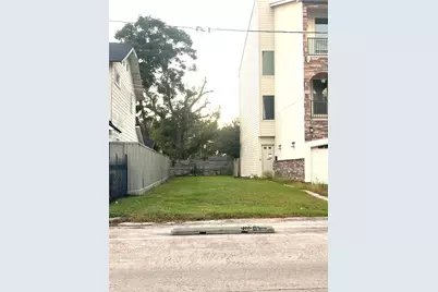 1811 Elysian Street, Houston, TX 77026 - Photo 1