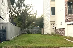 1811 Elysian St, Houston, TX 77026 - Photo 1