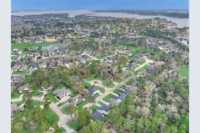 346 Camden Hills W, Montgomery, TX 77356 - Photo 2