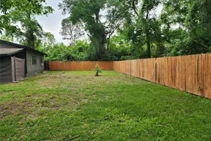 811 N Prairieville St, Athens, TX 75751 - Photo 4