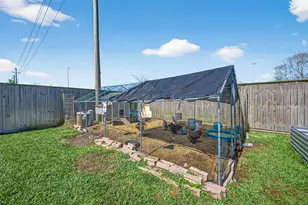 155 Horn Ct, Baytown, TX 77523 - Photo 36