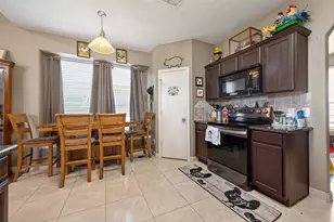 155 Horn Ct, Baytown, TX 77523 - Photo 10