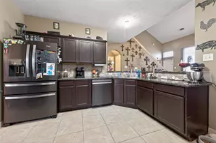 155 Horn Ct, Baytown, TX 77523 - Photo 12