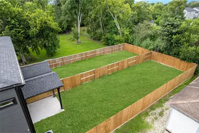 4435 Maggie Street #B, Houston, TX 77051 - Photo 32