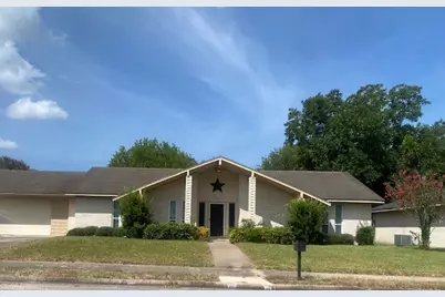 607 Rosewood Drive, Victoria, TX 77901 - Photo 1