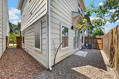 778 W Tidwell Road #C, Houston, TX 77091 - Photo 32
