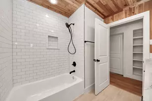 9261 Autauga St, Houston, TX 77080 - Photo 16