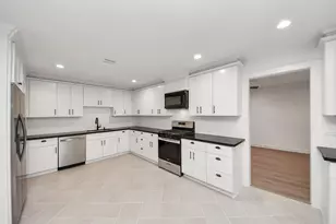 9261 Autauga St, Houston, TX 77080 - Photo 6