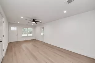 9261 Autauga St, Houston, TX 77080 - Photo 10