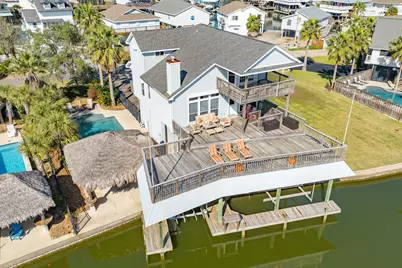 1319 Coral Way, Tiki Island, TX 77554 - Photo 1