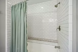 230 E 25th St, Houston, TX 77008 - Photo 20