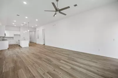 13722 Ballast Green Drive, Texas City, TX 77568 - Photo 10