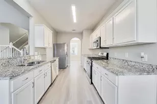 3926 W Lindbergh Ct, Baytown, TX 77521 - Photo 4