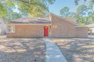 2009 Tickner St, Conroe, TX 77301 - Photo 2