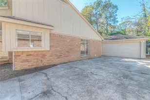 2009 Tickner St, Conroe, TX 77301 - Photo 24