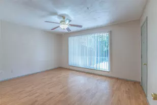 2009 Tickner St, Conroe, TX 77301 - Photo 10