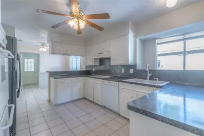 2009 Tickner Street, Conroe, TX 77301 - Photo 8