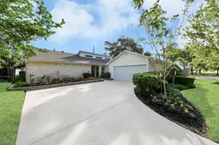 2623 Sugar Mill Dr, Sugar Land, TX 77479 - Photo 2