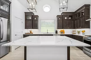 901 Kingwood Dr, League City, TX 77573 - Photo 6