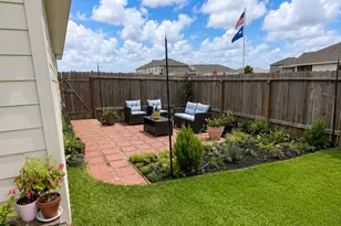 2524 Grace St, Bay City, TX 77414 - Photo 2