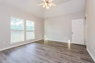 985 Oak Falls Dr, Conroe, TX 77378 - Photo 10