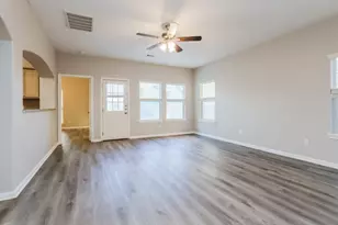 985 Oak Falls Dr, Conroe, TX 77378 - Photo 4