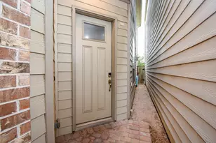 8413 Water Oak Pass Dr, Houston, TX 77055 - Photo 2