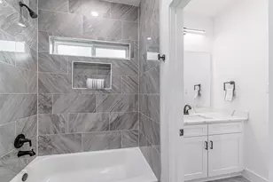 7806 Comal St, Houston, TX 77051 - Photo 20