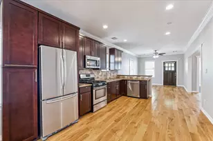 738 E 28th St, Houston, TX 77009 - Photo 8