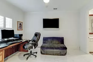 2015 McClendon St, Houston, TX 77030 - Photo 6