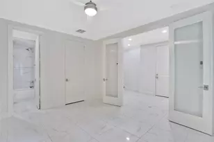 2015 McClendon St, Houston, TX 77030 - Photo 10