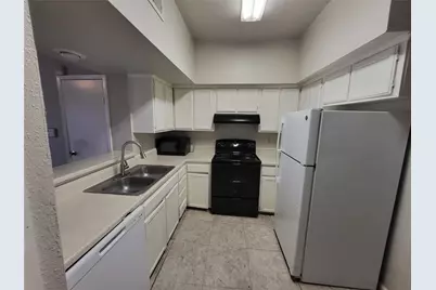 8641 Victorian Village Drive #8641, Houston, TX 77071 - Photo 6