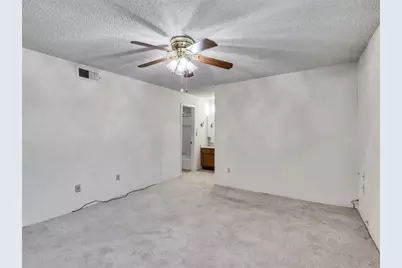 1320 Town Circle #1, Baytown, TX 77520 - Photo 20