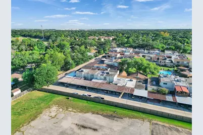 1320 Town Circle #1, Baytown, TX 77520 - Photo 26