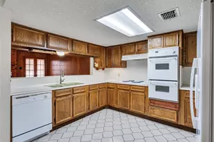 1320 Town Cir, Baytown, TX 77520 - Photo 12