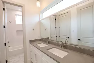 510 E 37th St, Houston, TX 77022 - Photo 32