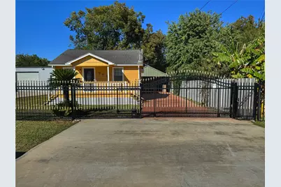 2633 Hollis Street, Houston, TX 77093 - Photo 2