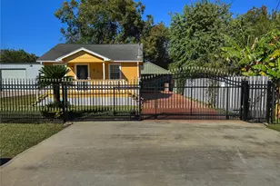 2633 Hollis St, Houston, TX 77093 - Photo 2