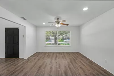 11910 Lois Lane, Pinehurst, TX 77362 - Photo 6