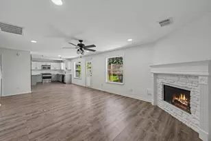 11910 Lois Ln, Pinehurst, TX 77362 - Photo 14